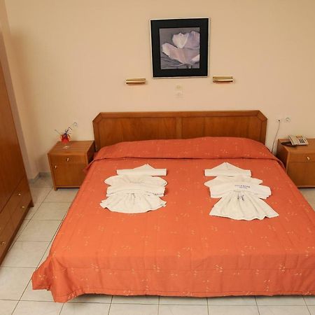 Stella-Katrin Hotel Platanes  Buitenkant foto