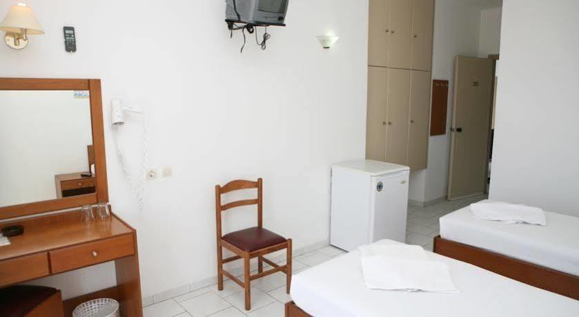 Stella-Katrin Hotel Platanes  Buitenkant foto