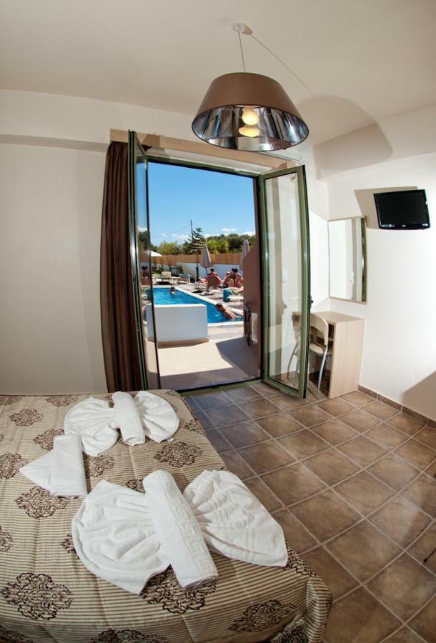 Stella-Katrin Hotel Platanes  Buitenkant foto