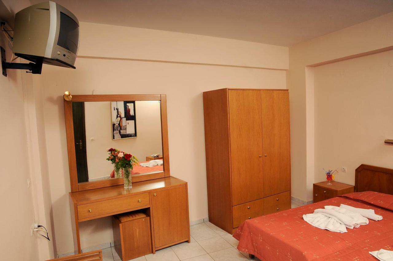 Stella-Katrin Hotel Platanes  Buitenkant foto