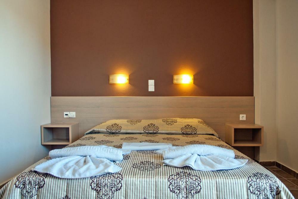 Stella-Katrin Hotel Platanes  Buitenkant foto