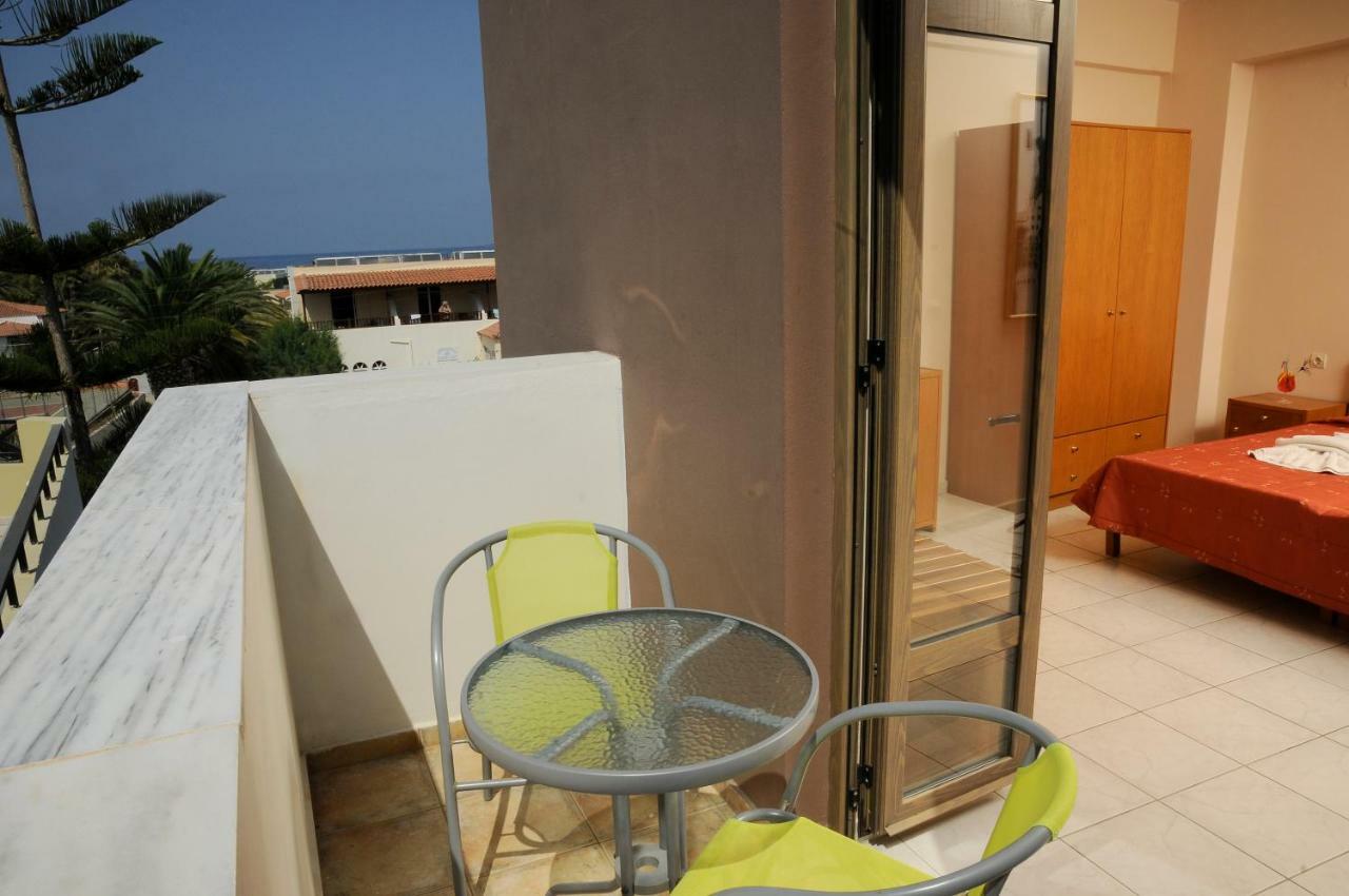 Stella-Katrin Hotel Platanes  Buitenkant foto
